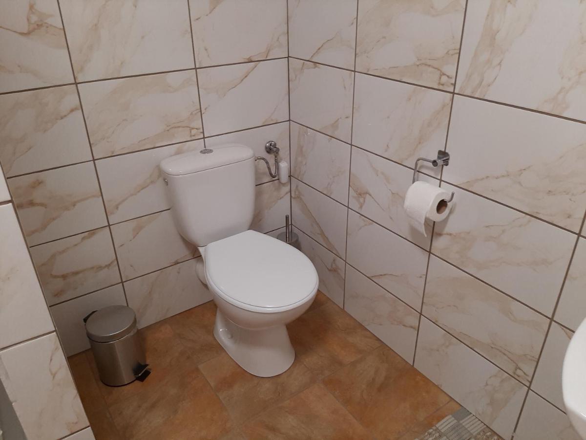 Der Kleine Bauernhof Keine Arbeiter Zadnych Pracownikow Apartment Lubiatow  Ngoại thất bức ảnh