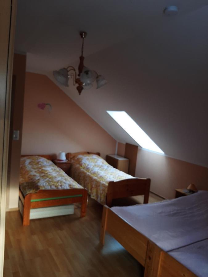 Der Kleine Bauernhof Keine Arbeiter Zadnych Pracownikow Apartment Lubiatow  Ngoại thất bức ảnh
