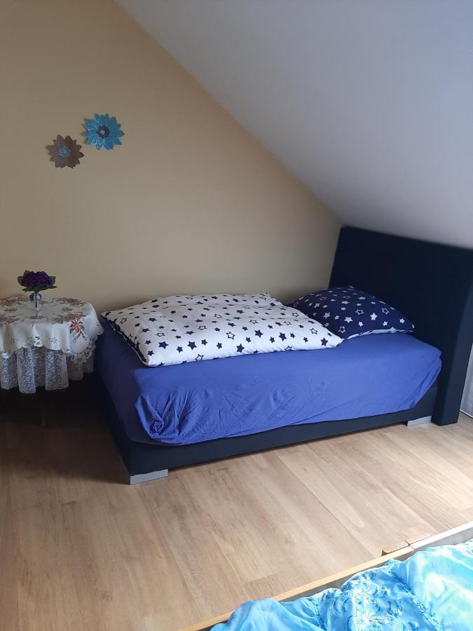 Der Kleine Bauernhof Keine Arbeiter Zadnych Pracownikow Apartment Lubiatow  Ngoại thất bức ảnh