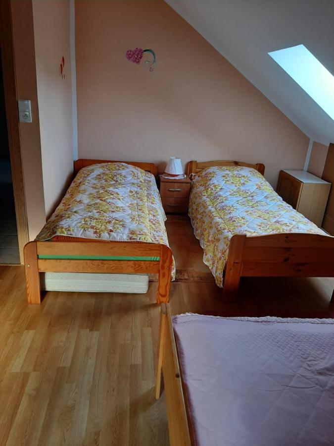 Der Kleine Bauernhof Keine Arbeiter Zadnych Pracownikow Apartment Lubiatow  Ngoại thất bức ảnh
